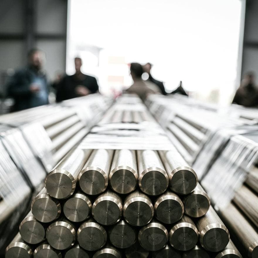 Round aluminium billets handled at a plant